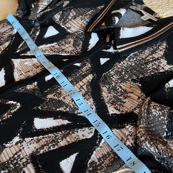 St. John full zip Jacket - Picture 4 of 8